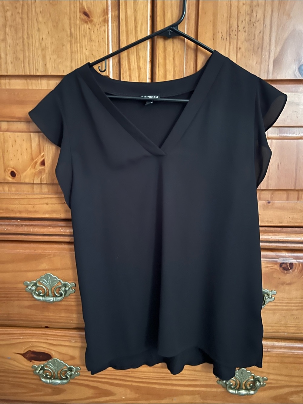 Express Women’s Black V-Neck Cap Sleeve Top